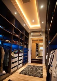 Большая открытая гардеробная комната с комбинированным наполнением Семей