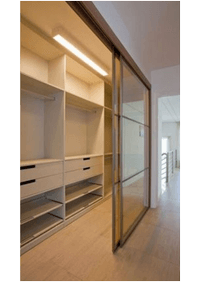 Линейная гардеробная комната с дверями купе Семей