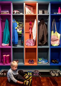 Детская цветная гардеробная комната Семей