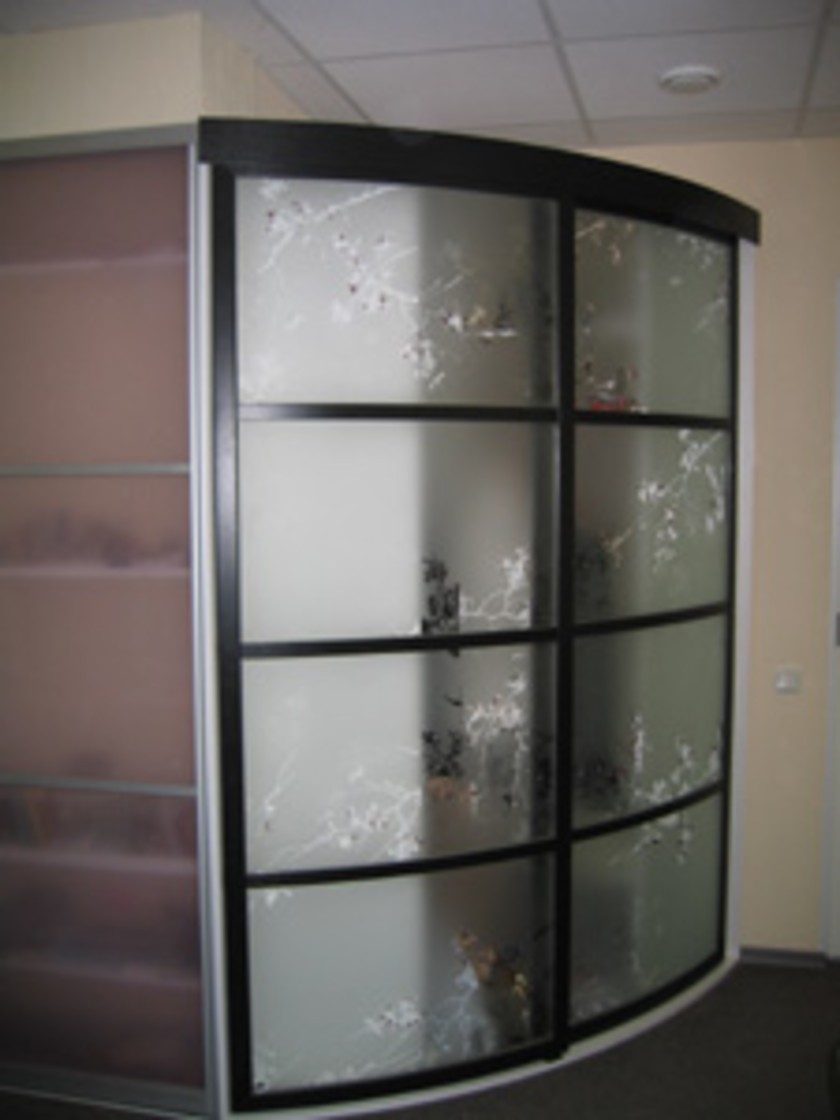 Шкаф купе радиусный с рисунком на стекле Семей